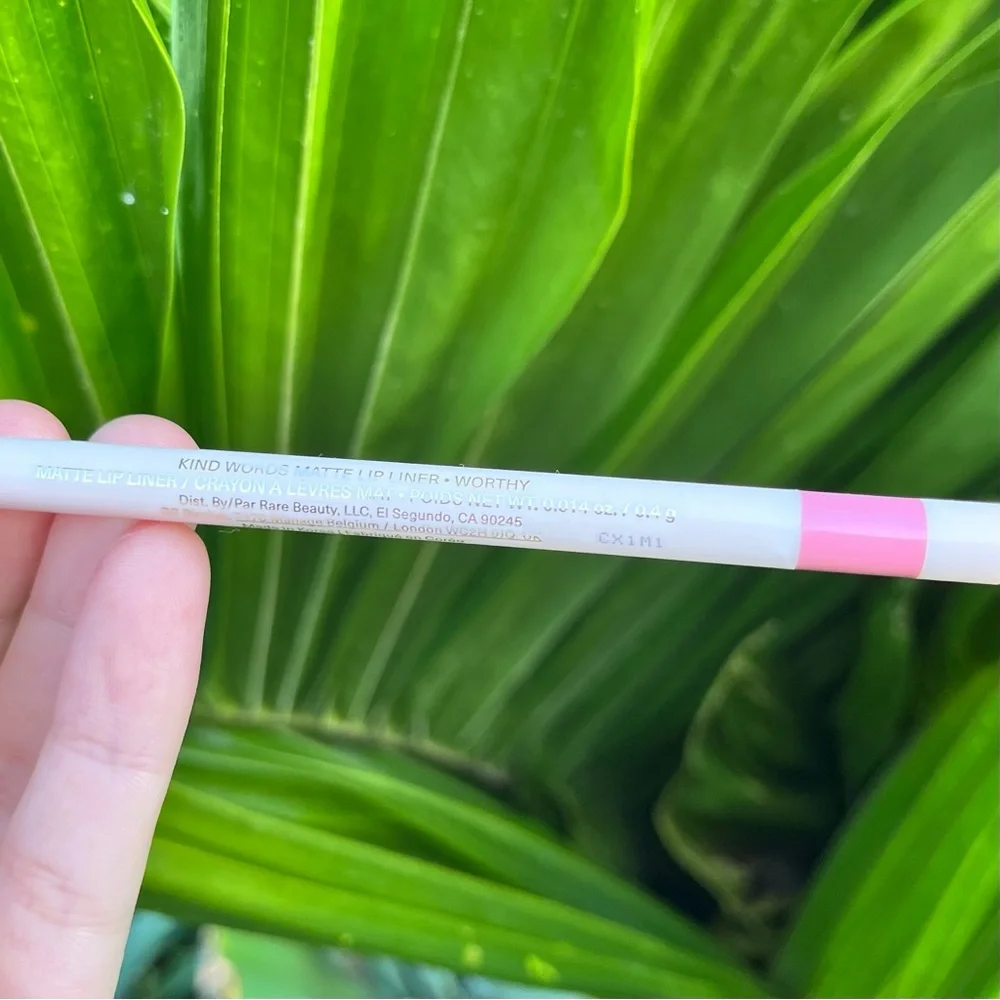 Rare Beauty Kind Words Matte Lip Liner • Worthy